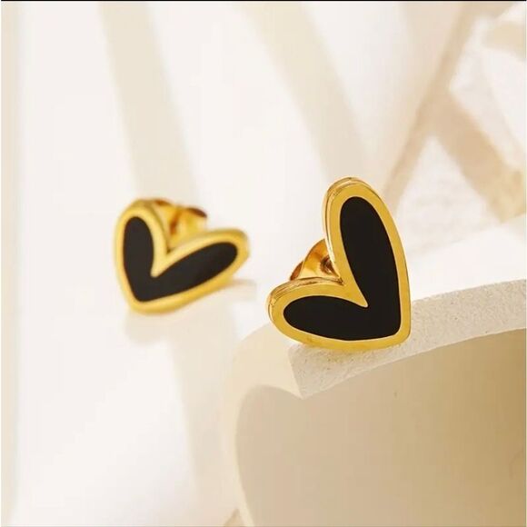 18K Gold Plated Black Heart Necklace & Earring Set - Picture 2 of 8